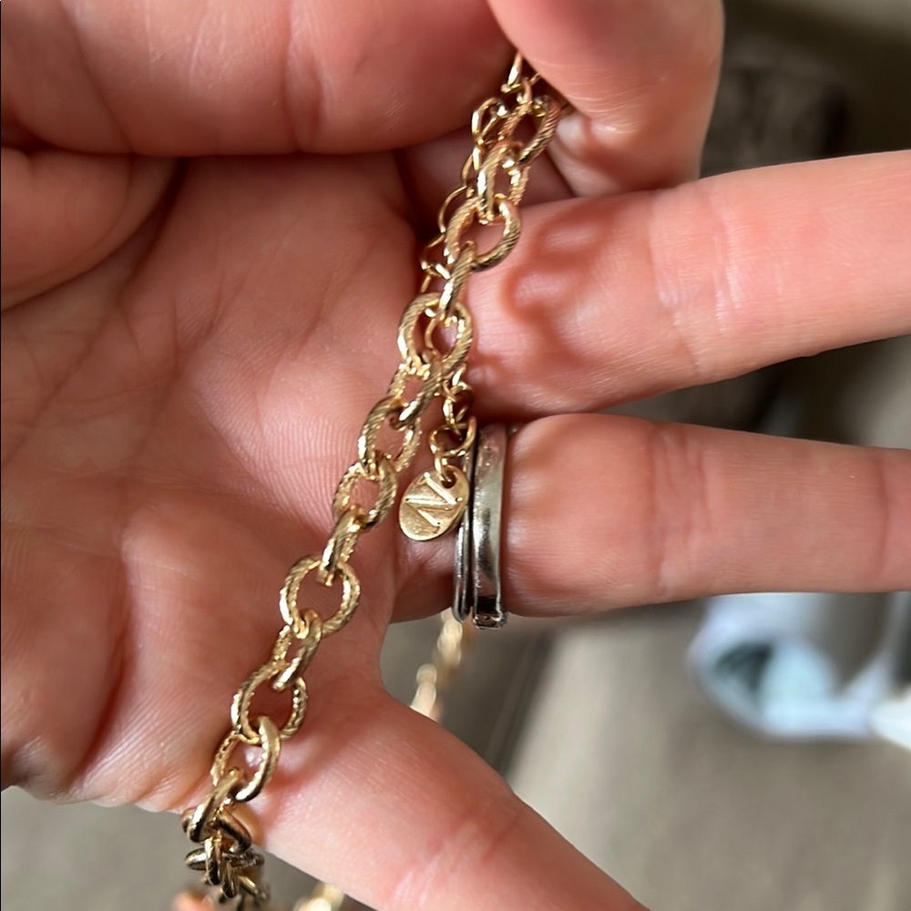 Elegant Peach and Gold Statement Necklace - Picture 6 of 6